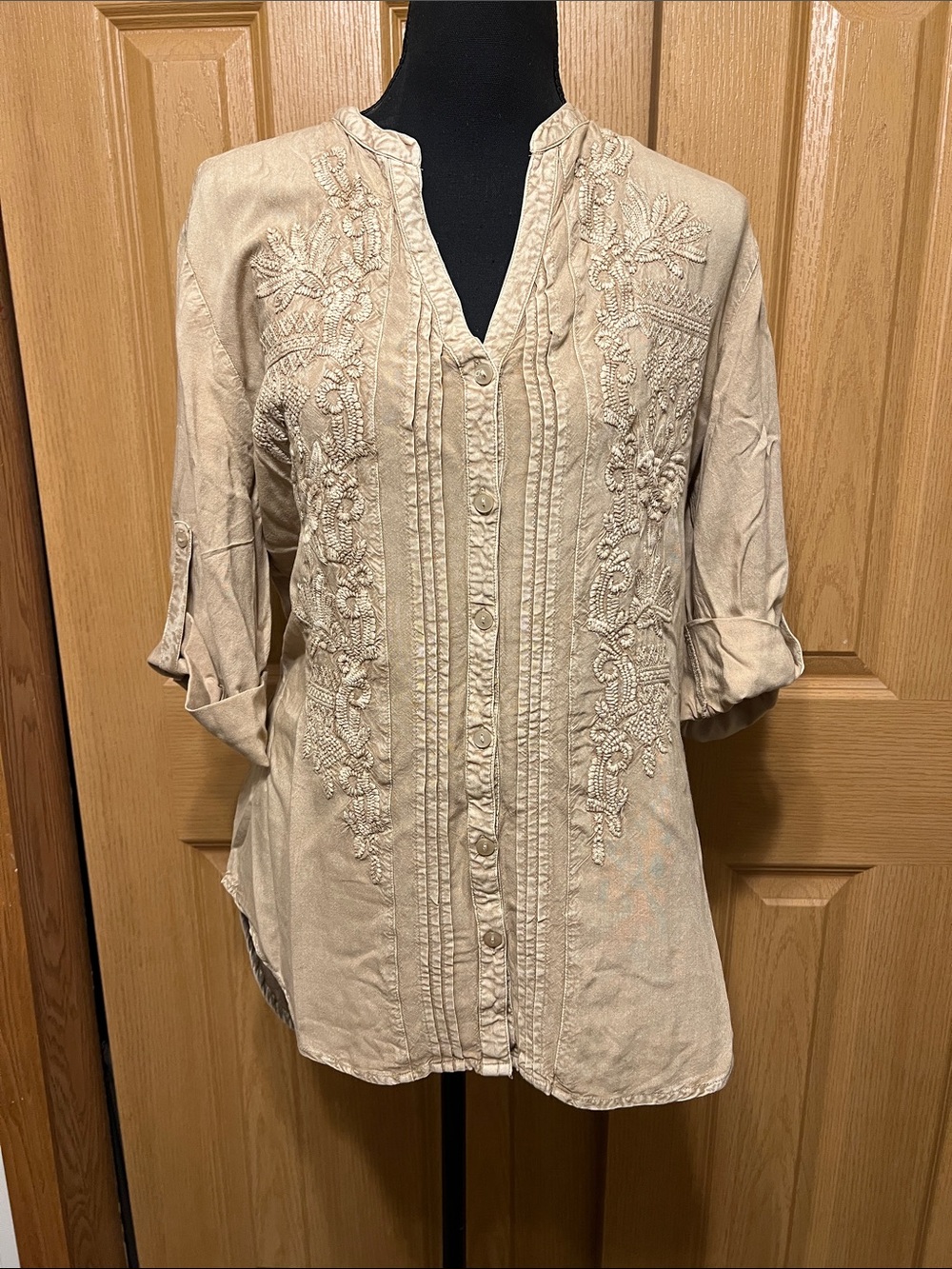 SOLITAIRE Embroidered Button Up